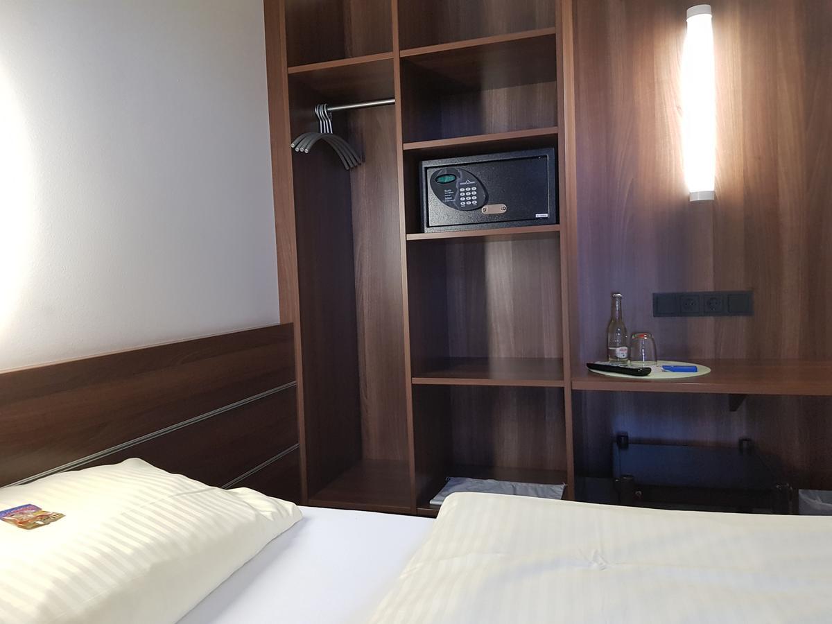 Hotel Zum Eichenzeller Esterno foto